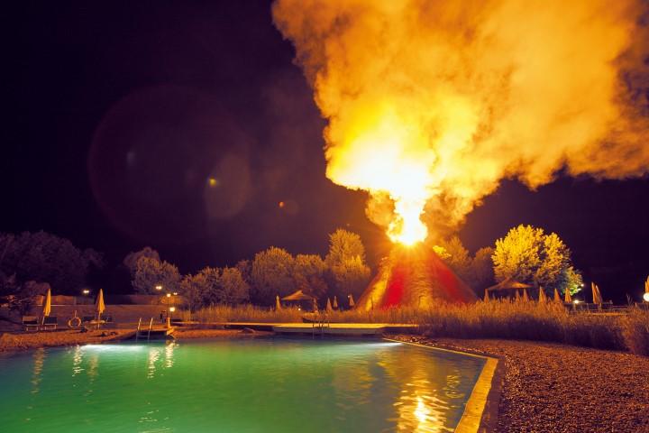布魯茂百水溫泉酒店火山溫泉設計