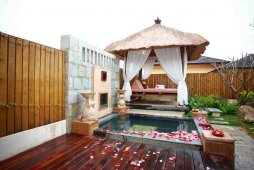 溫泉酒店在轉(zhuǎn)型升級(jí)過程中應(yīng)注意的幾個(gè)經(jīng)營(yíng)問題