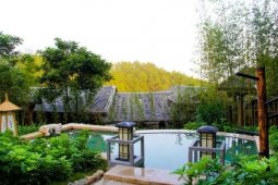 溫泉小鎮(zhèn)正火爆，深度了解恰逢時！